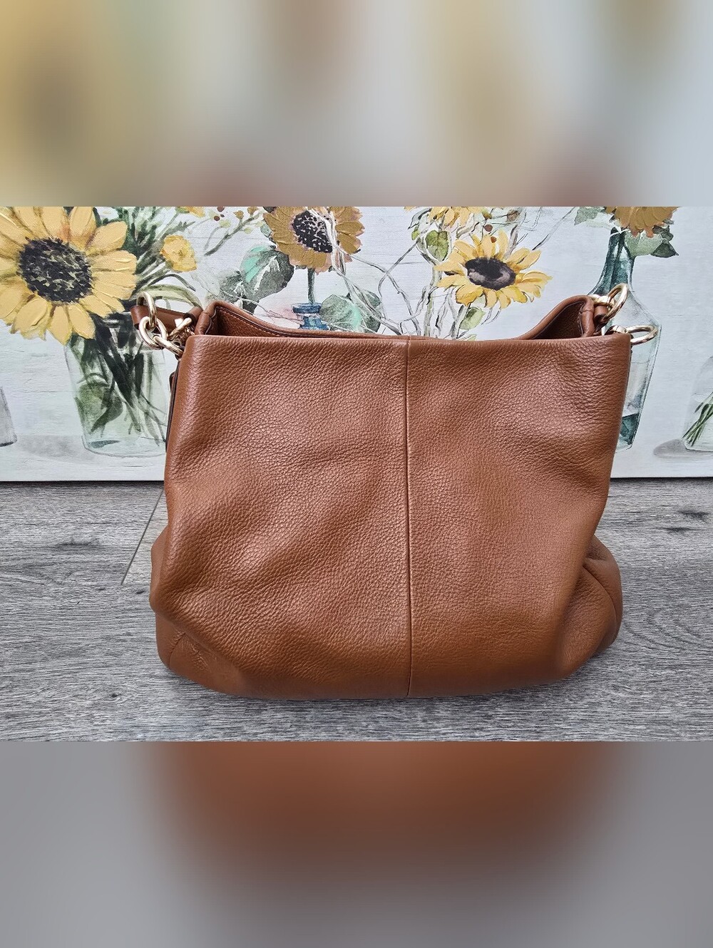 Classic Tan Leather Shoulder Bag - Timeless Everyday Style